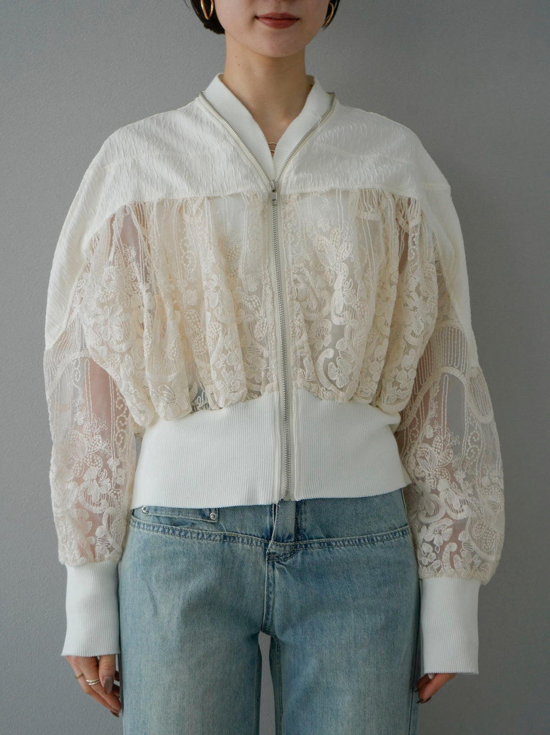 [Pre-order] Different material lace switching blouson/ivory