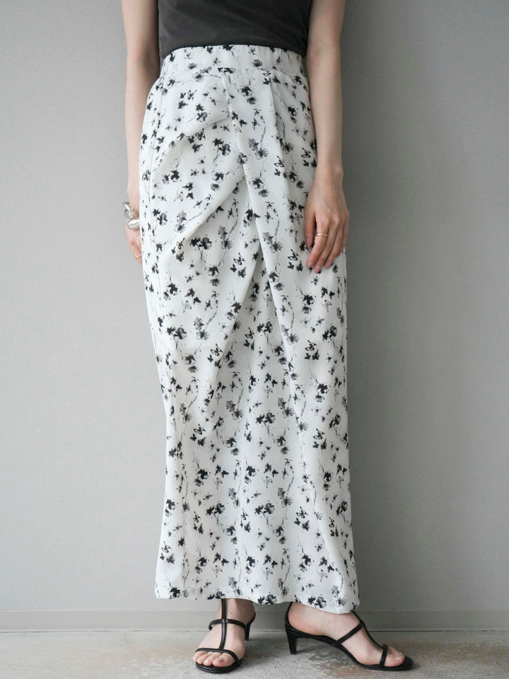 [予約]フラワーモチーフタックIラインスカート/ホワイト