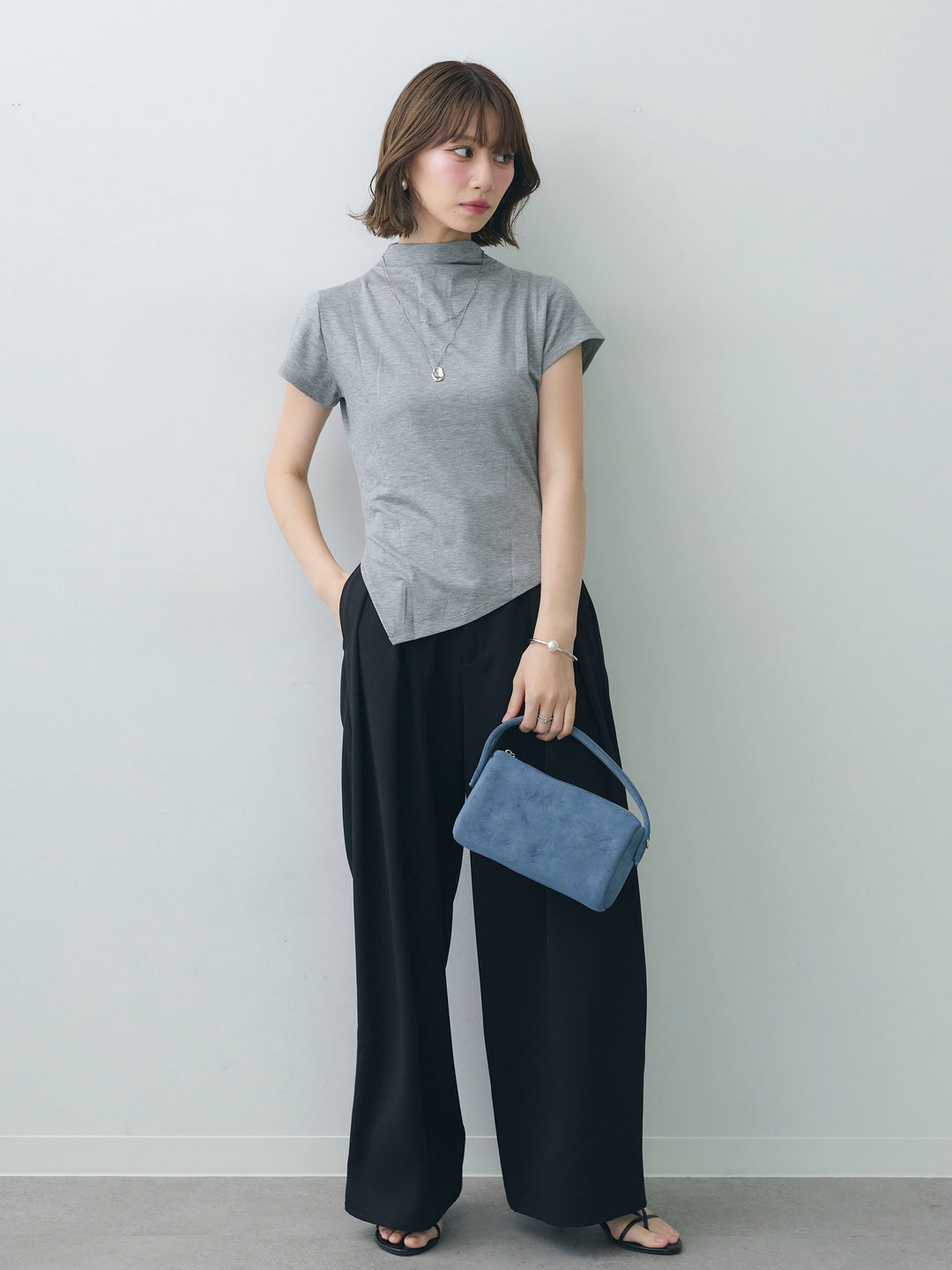 [SET]ヘムアシメバックボタンデザインフレンチトップ+クレープデシンタックワイドパンツ(2set)