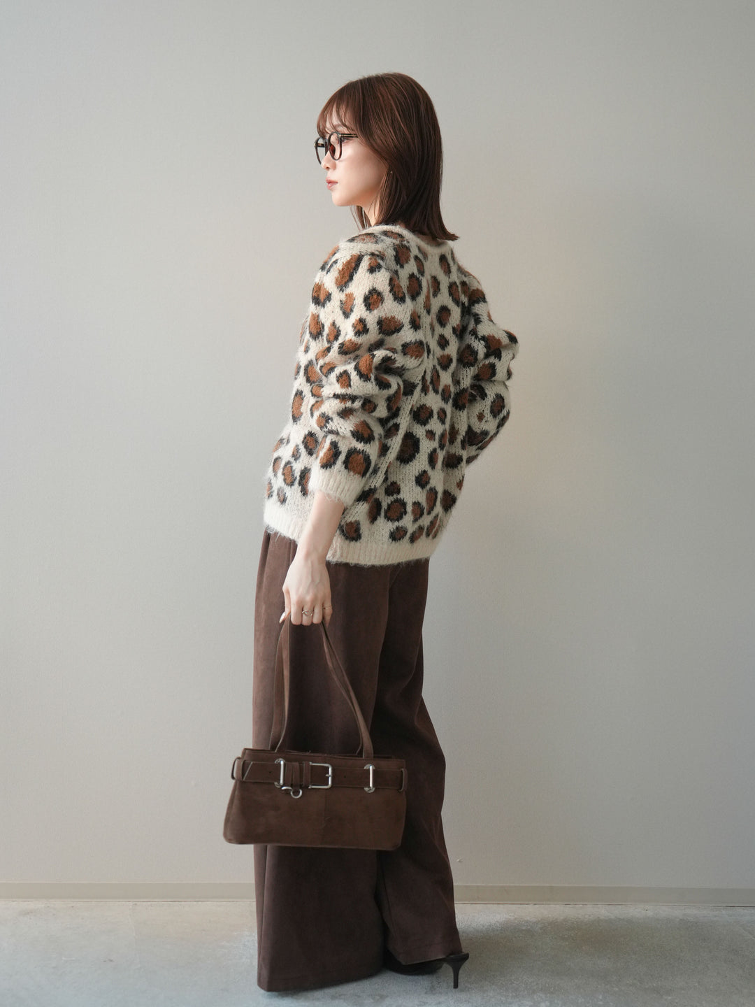 [予約]モチーフベルト付スエードタックワイドパンツ/brown