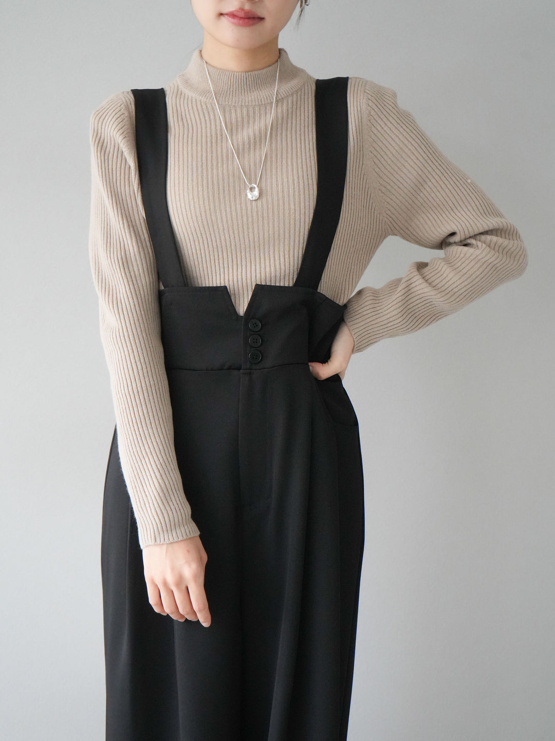 [預訂] 瓶頸羅紋針織上衣/米色