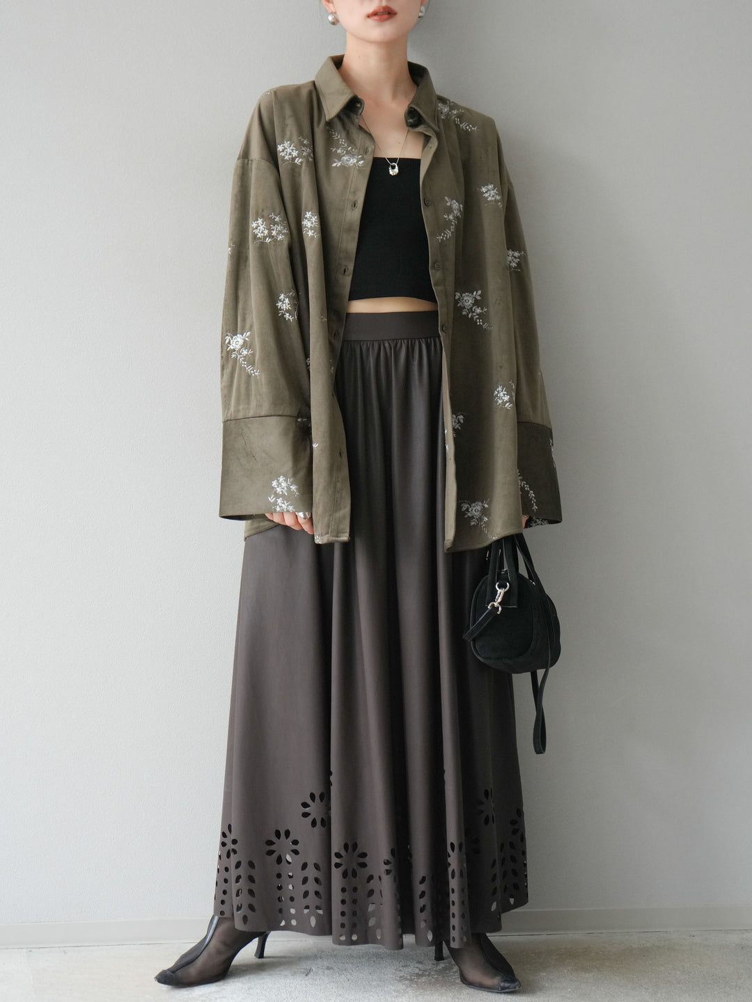 [予約]フラワーパンチングレザースカート/ブラウン