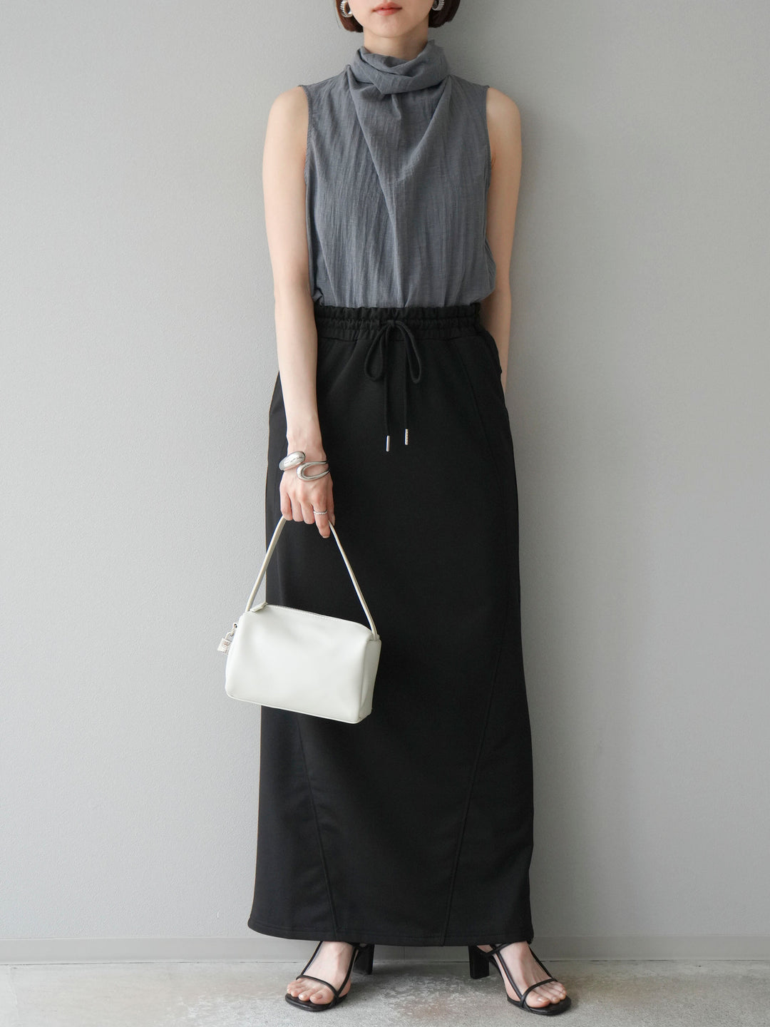 [SET] 後繫帶無袖上衣 + 運動長裙 (2set)