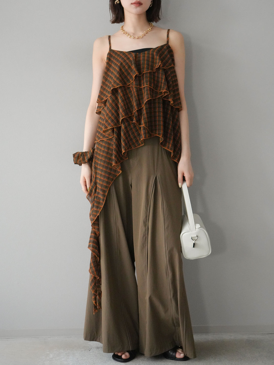 【預購】褶邊尼龍寬褲/卡其色