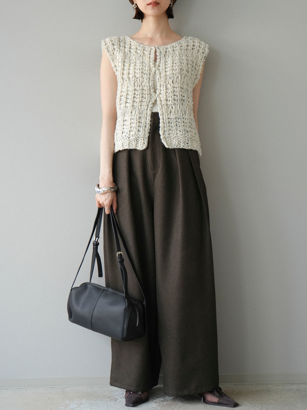 [予約]レザーパイピングタックワイドパンツ/ブラウン