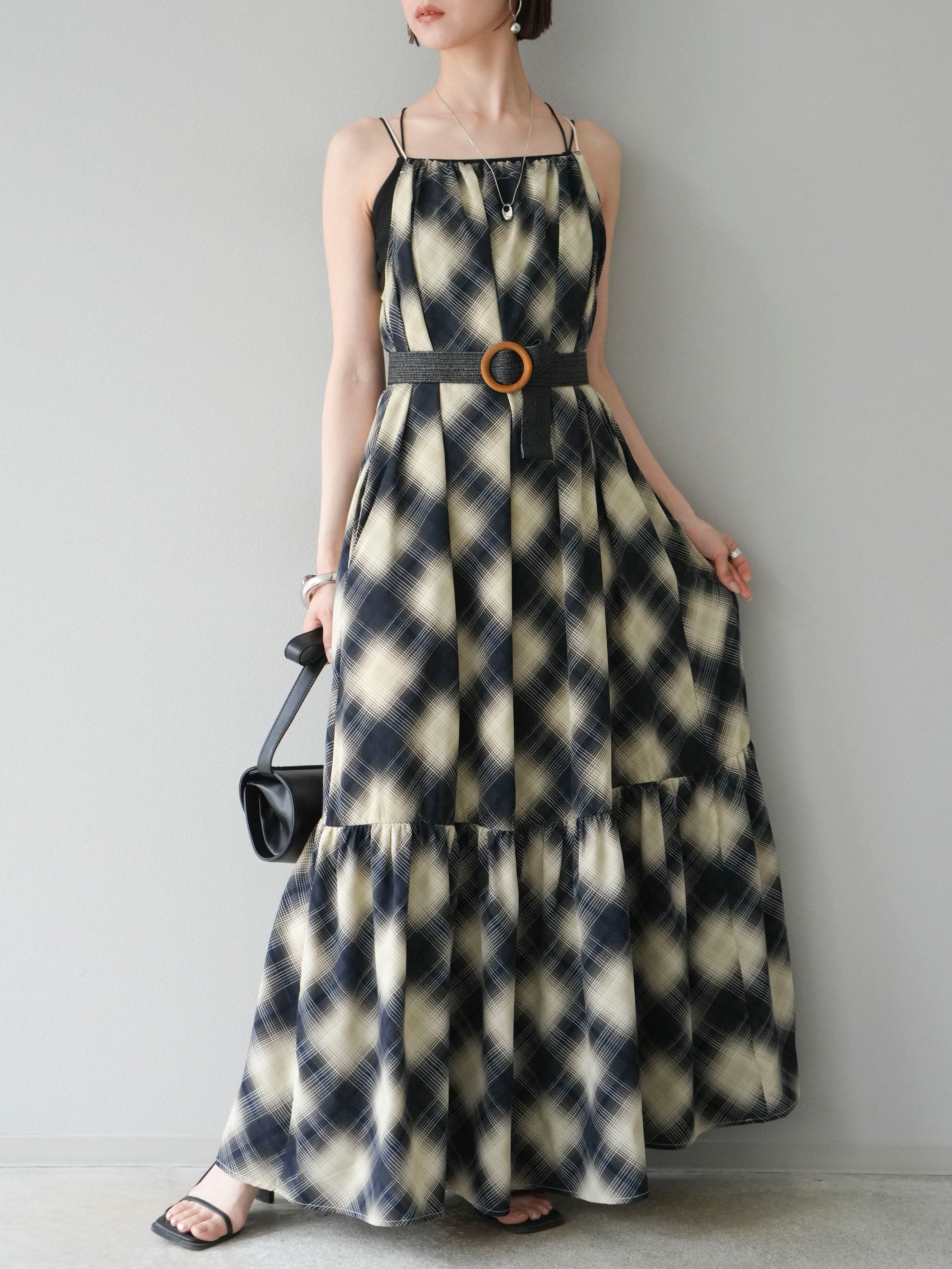 H1529◾️バーバリー　ノースリーブワンピース　ノバチェック　ベルト付 H1529◾️バーバリー ノースリーブワンピース ノバチェック