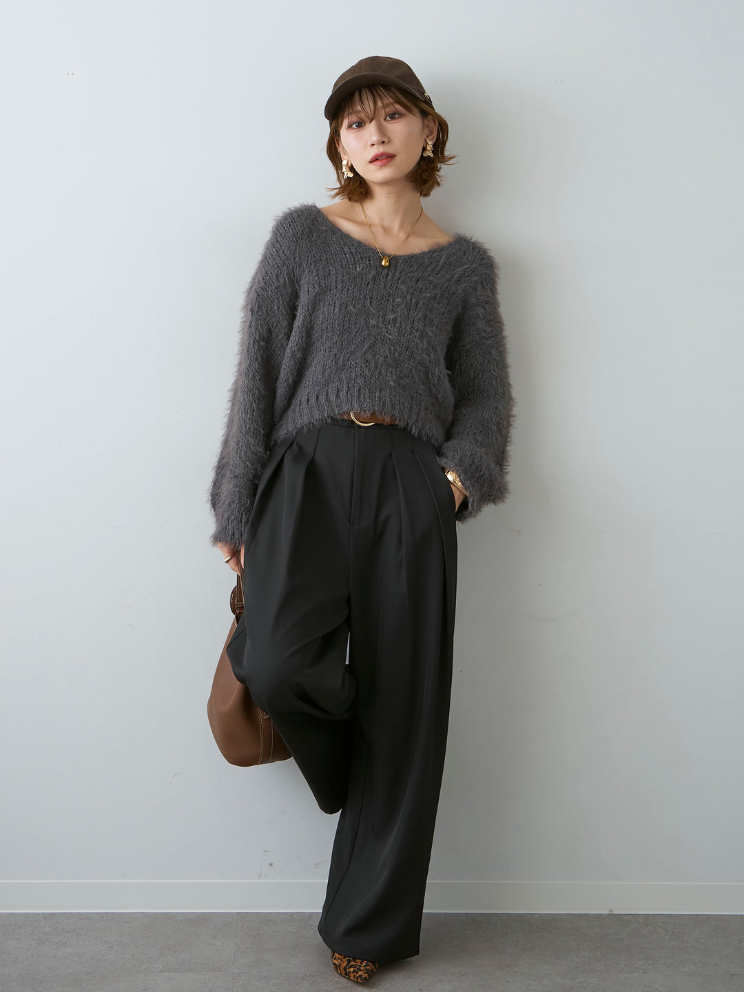[予約]Vネックシャギークロップニットトップス/charcoal