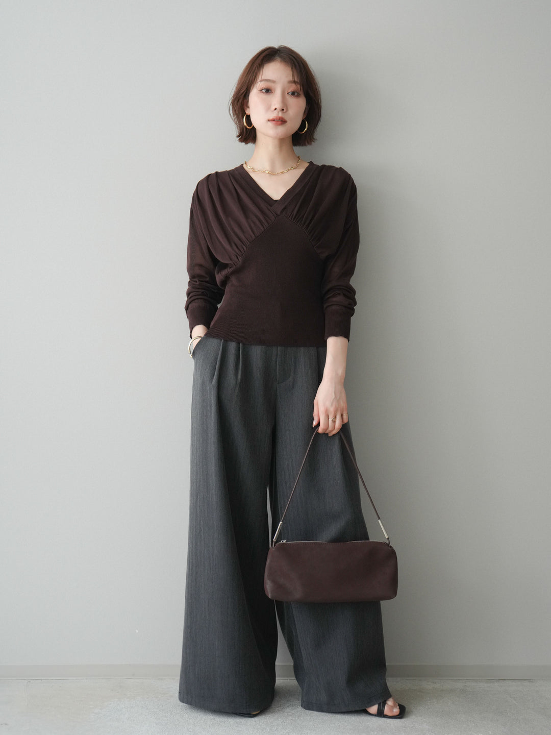 [予約]サイドギャザーVネックニットプルオーバー/brown
