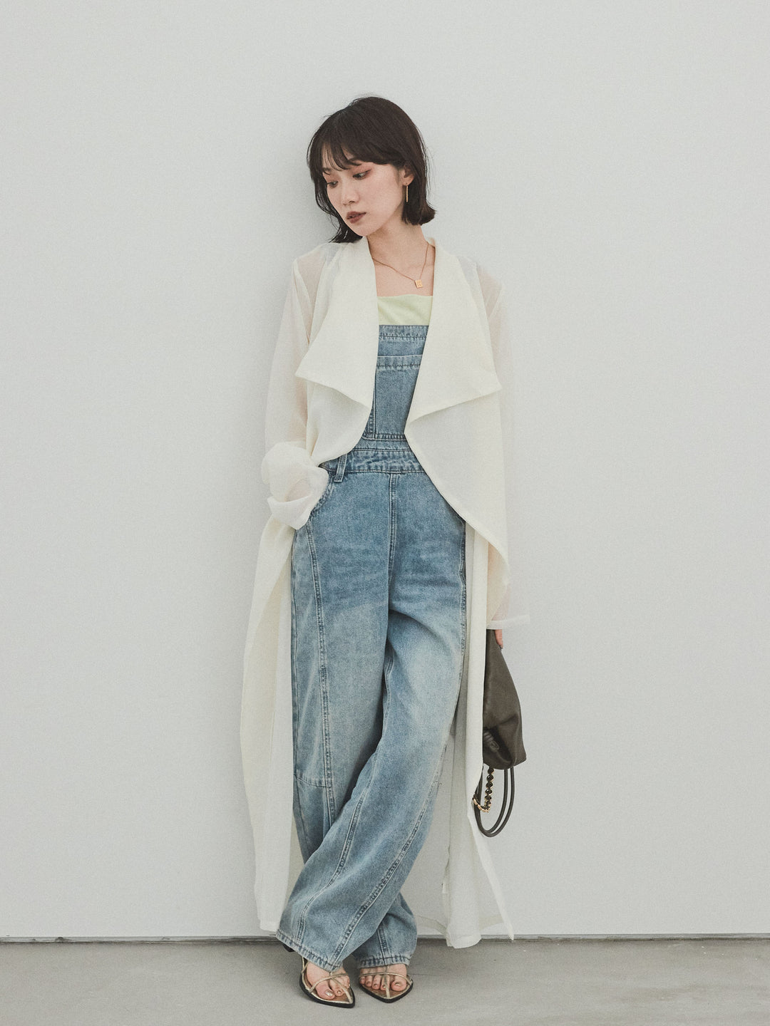 [SET] 中縫牛仔背帶褲 + 透視長版外套（2 件組）