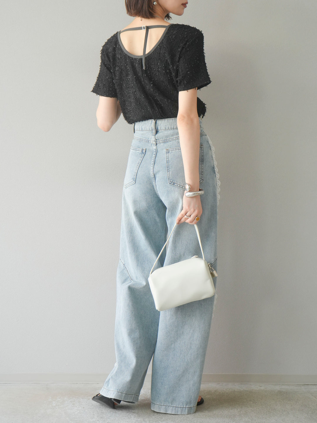 【預購】同色系滾邊蓬鬆剪裁上衣/黑色