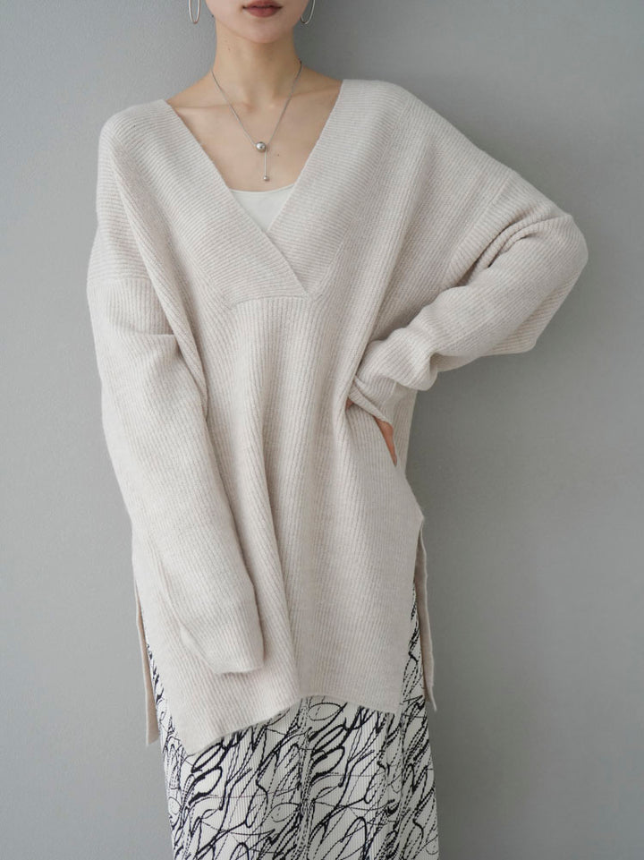 [Pre-order] Deep V-neck side slit knit pullover/oatmeal