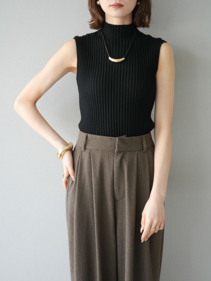 [予約]ボトルネックワッフル編みノースリーブニットトップス/ブラック