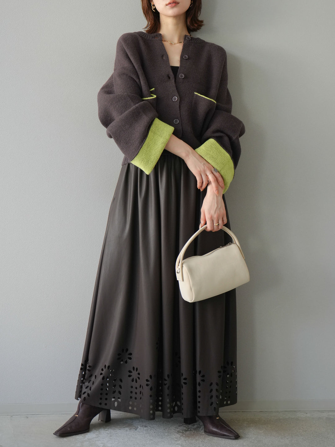 [予約]フラワーパンチングレザースカート/ブラウン