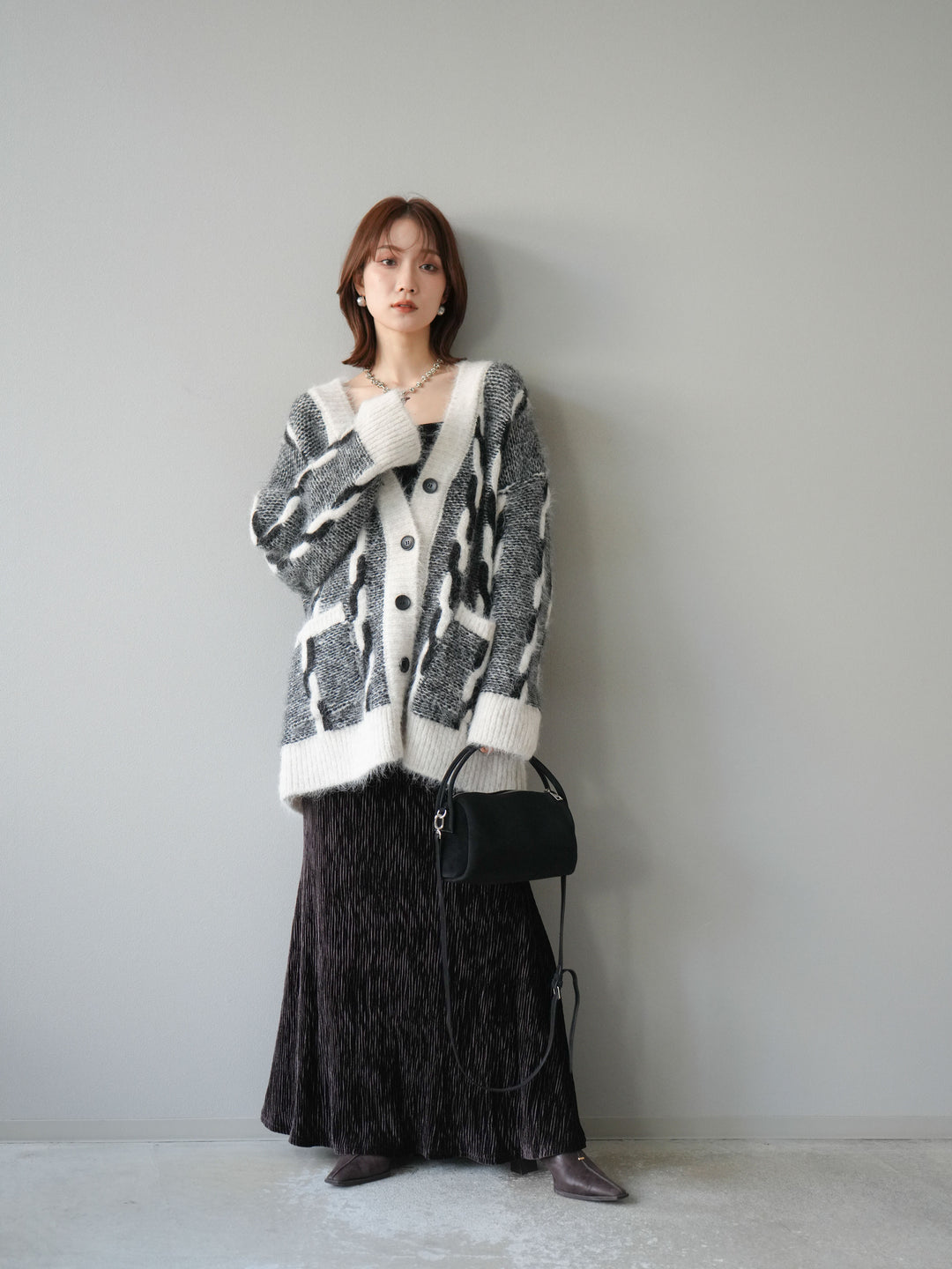 [予約]バイカラー編み込みデザインニットカーディガン/ホワイト