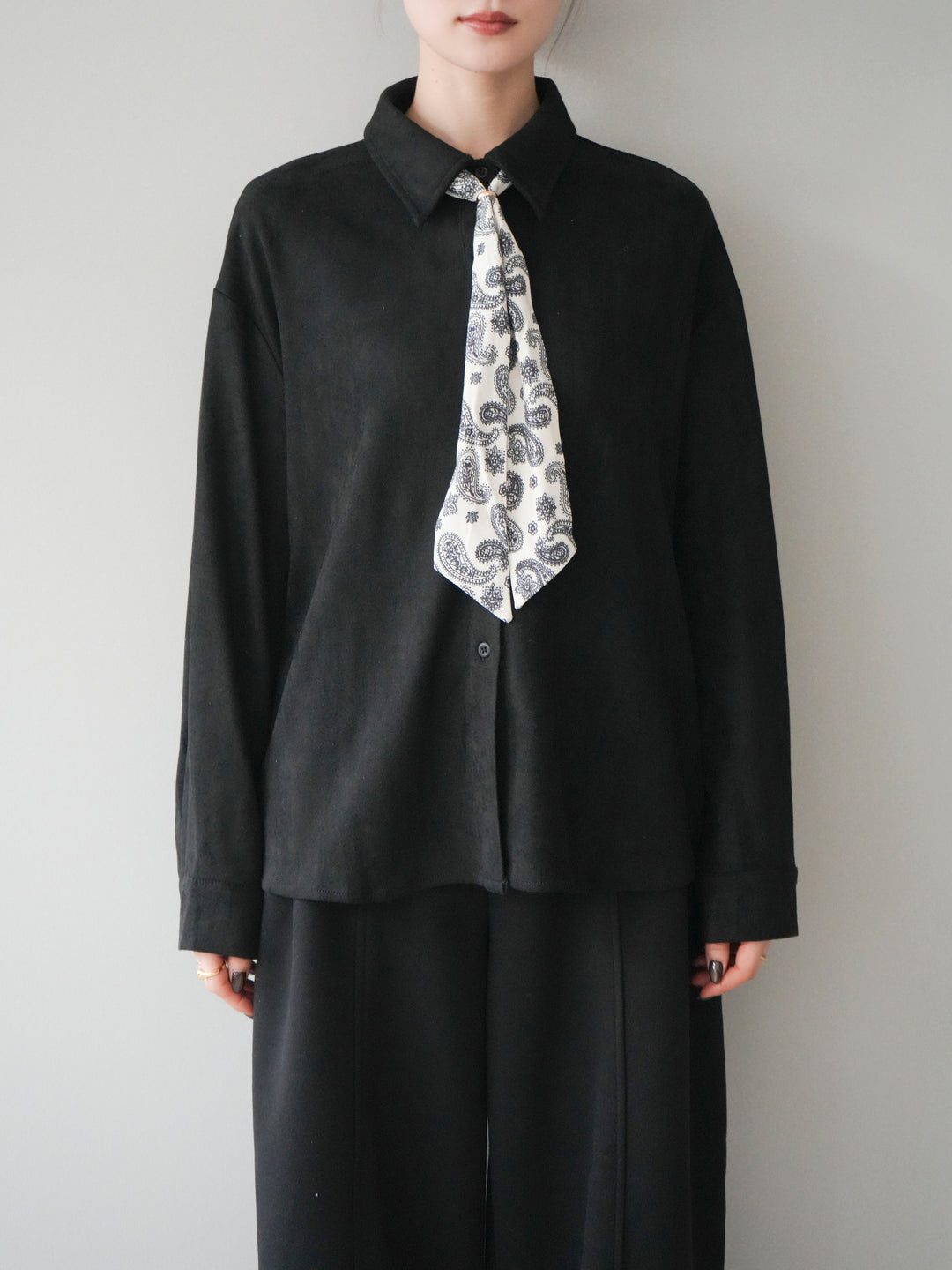 [予約]スカーフ付きスエードシャツ/black