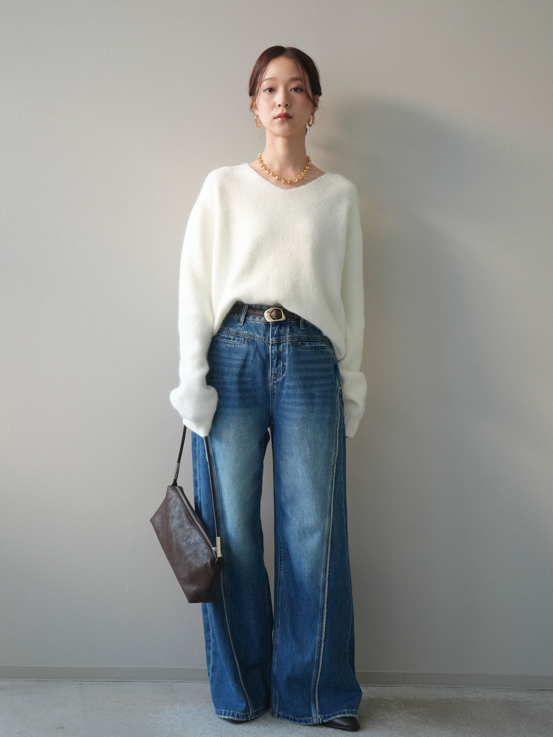 [SET]シュシュ付きアンゴラタッチVネックニットプルオーバー+サイドフリンジワイドデニムパンツ(2set)