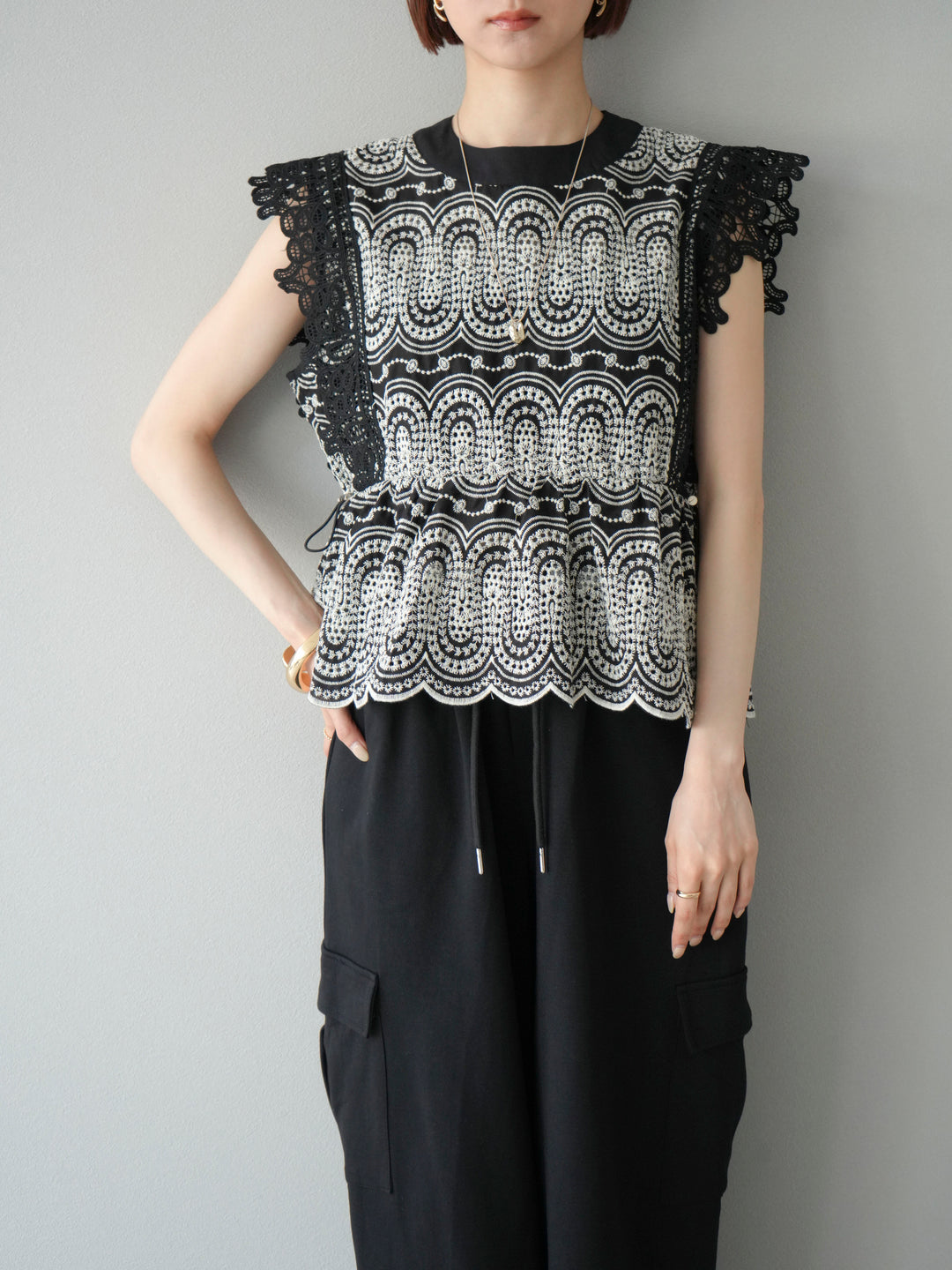 [予約]スカラップ刺繍レースブラウス/ブラック