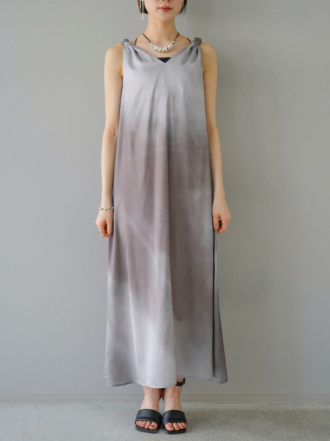 [Pre-order] Gradient design shoulder dress/gray