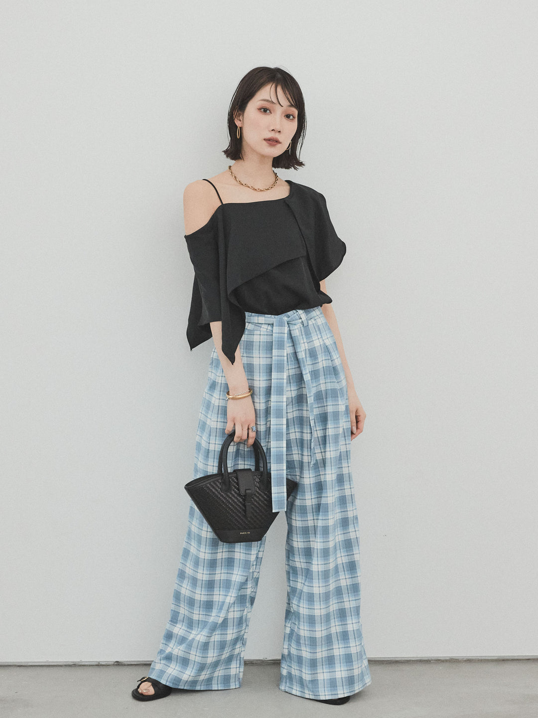 [SET]ワンショルラッフルブラウス+チェック柄ワイドパンツ(2set)