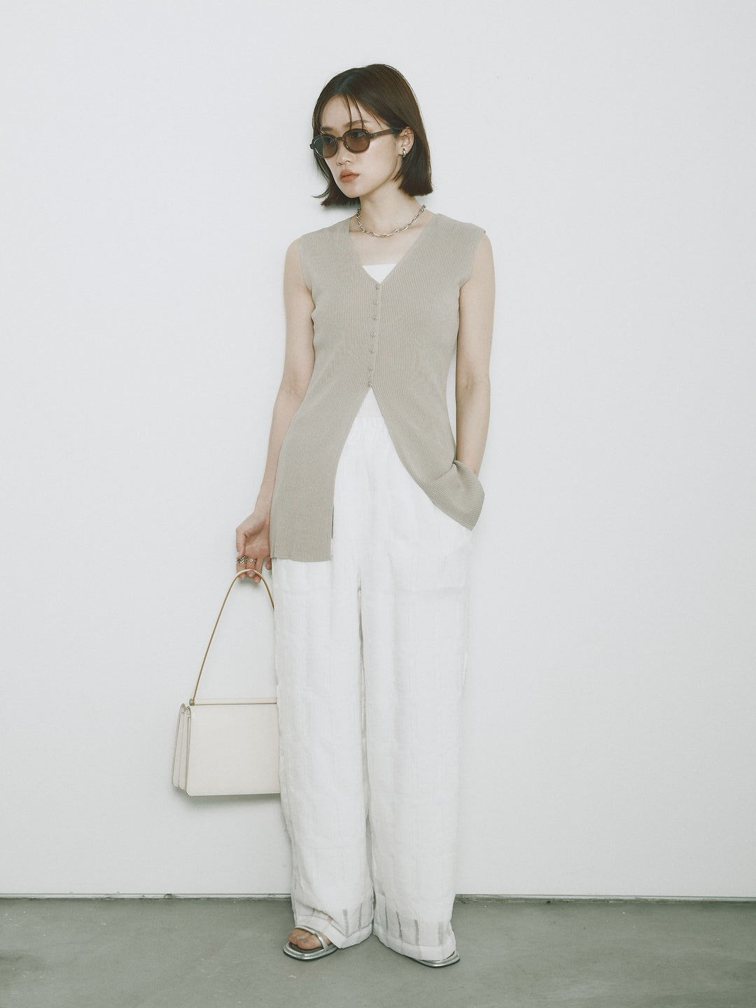 [予約]フロントスリットリブシェイプニットトップス/ベージュ