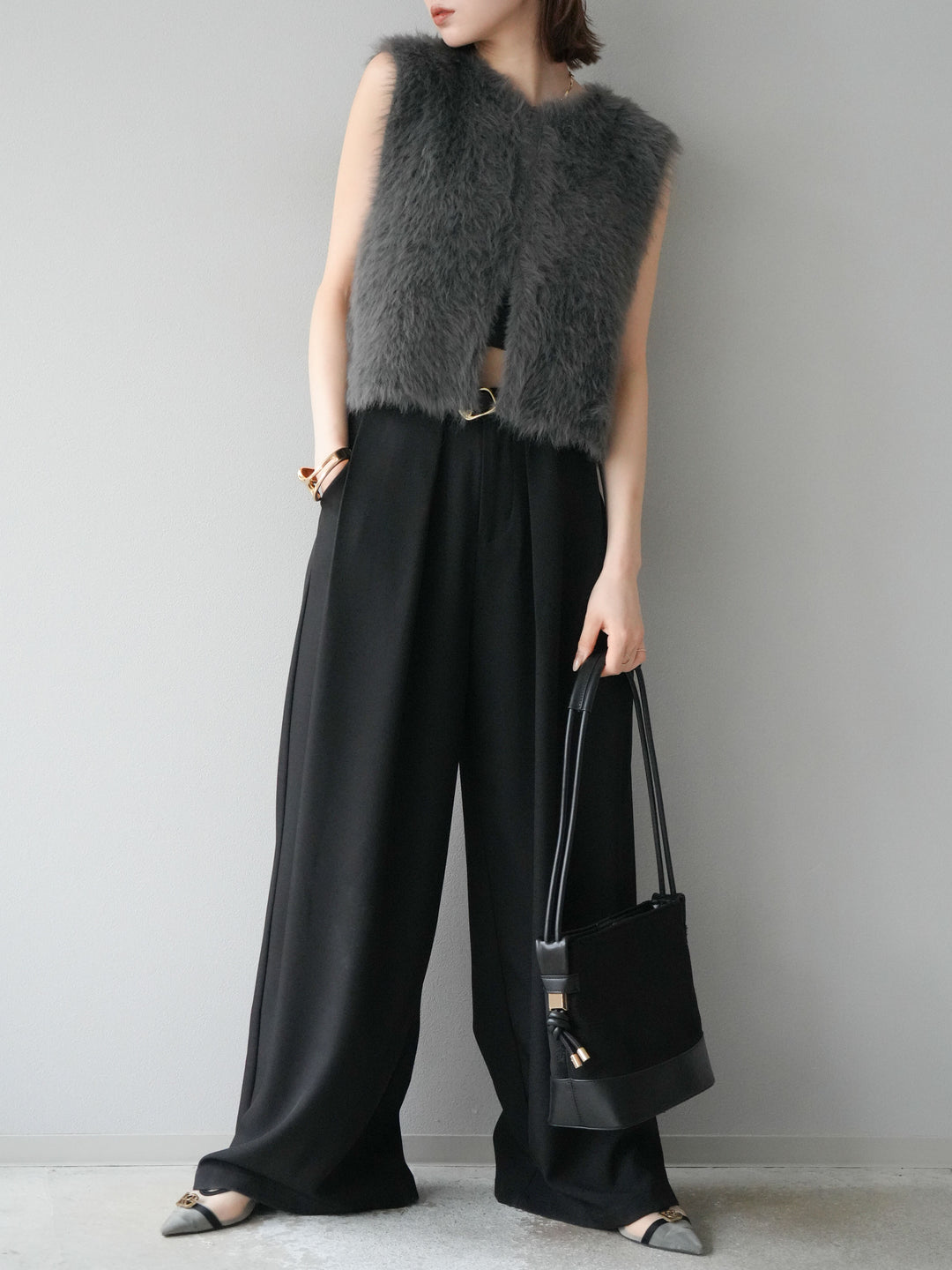 [預購] 皮帶環設計寬褲/黑色