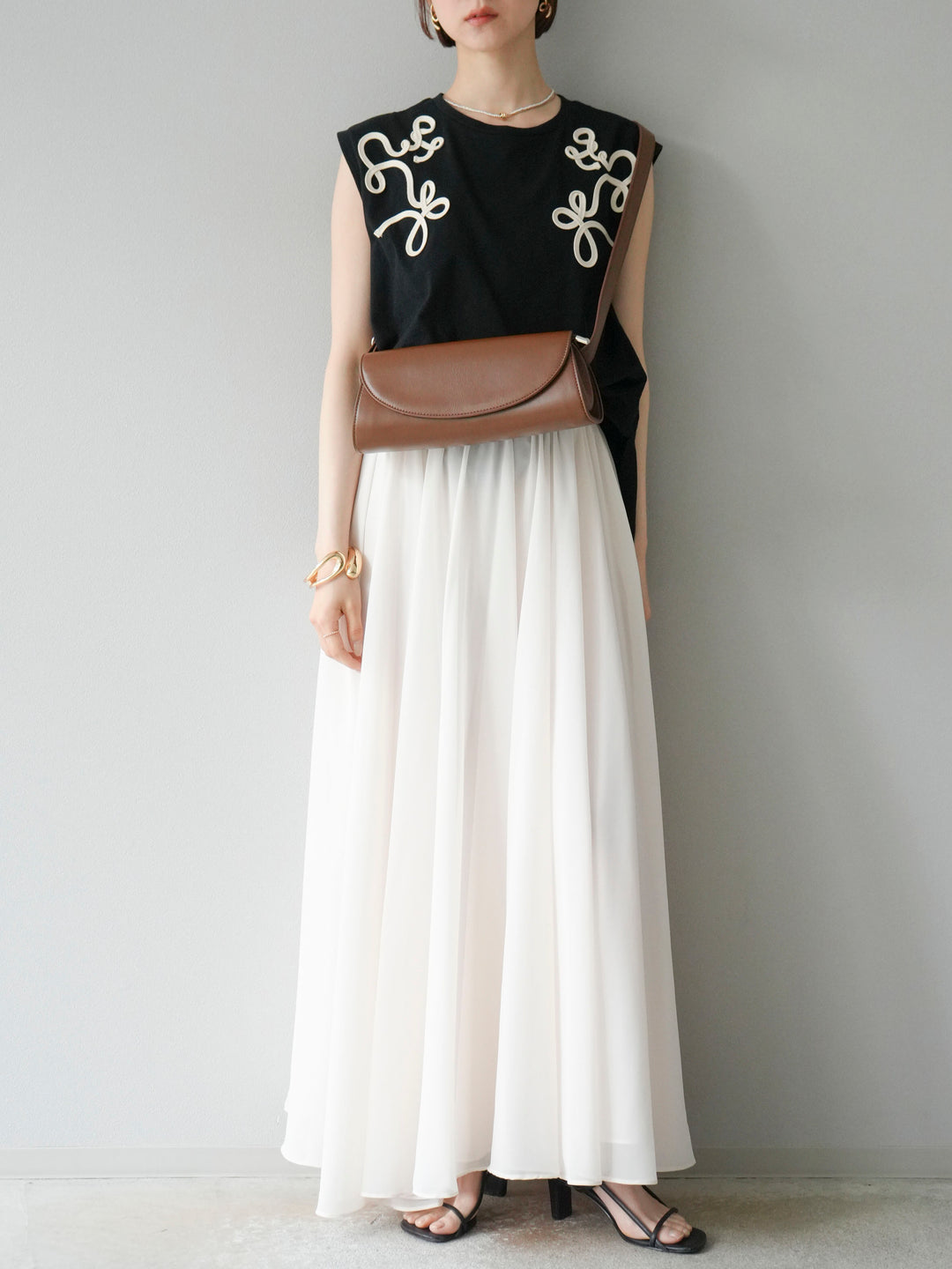 [SET] 繩繡法式袖T卹+雪紡喇叭裙（2件組）