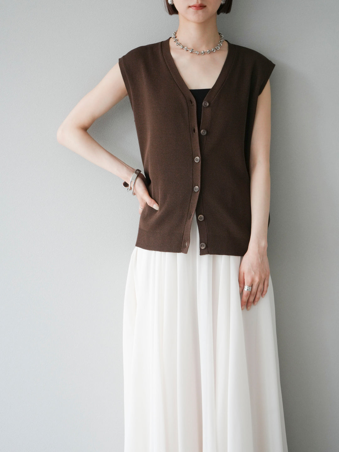 [SET] V領人造絲針織背心 + V領人造絲針織背心（2件組）