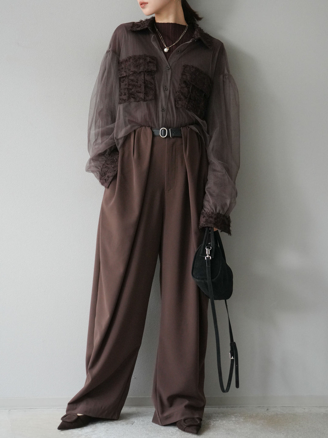 [SET]フリンジジャガード×チュールレイヤードシャツ+アームシャギーランダムリブニットトップス+ベルト付タックワイドパンツ(3set)