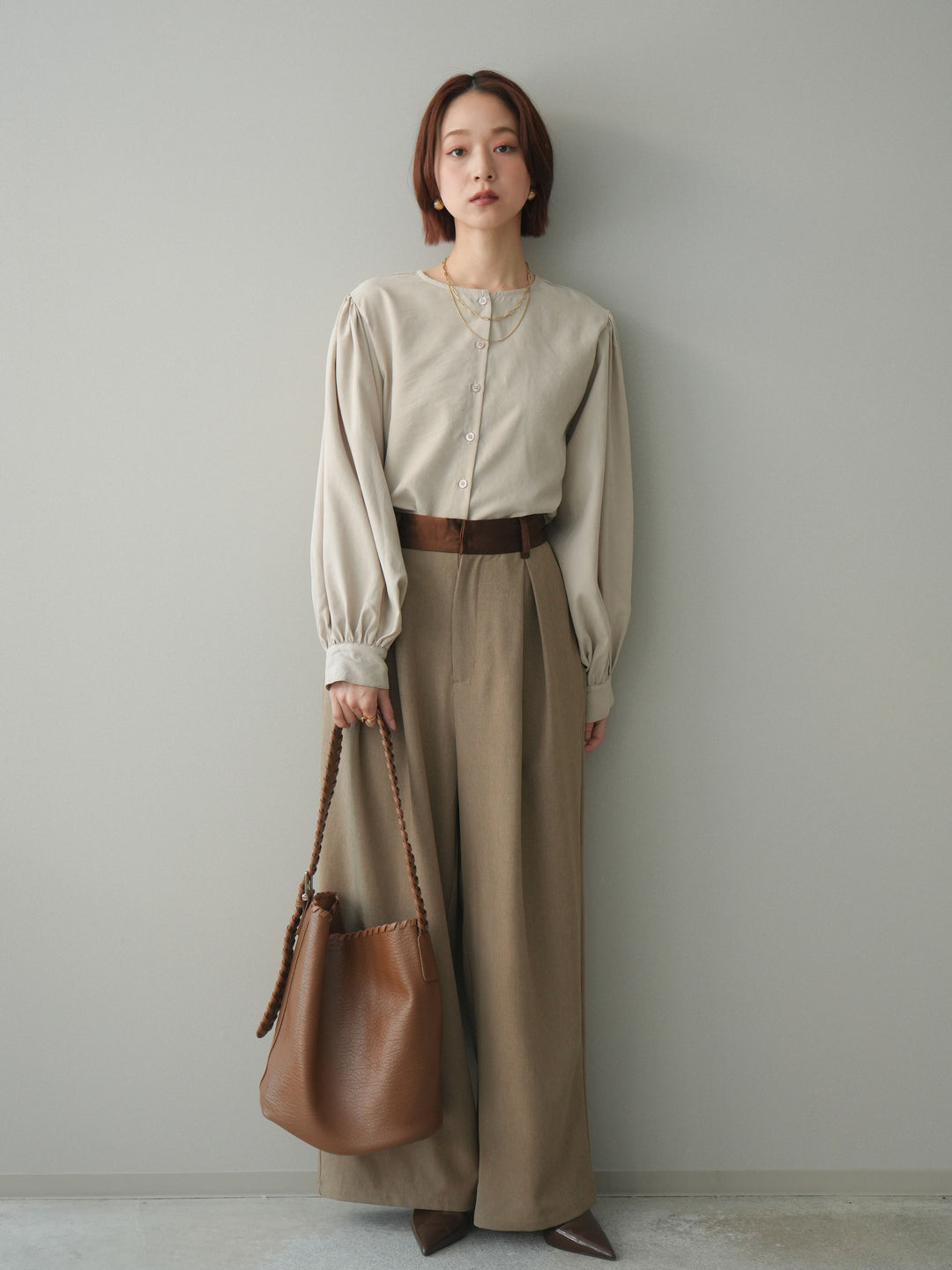 [予約]サテンベルトタックワイドパンツ/beige