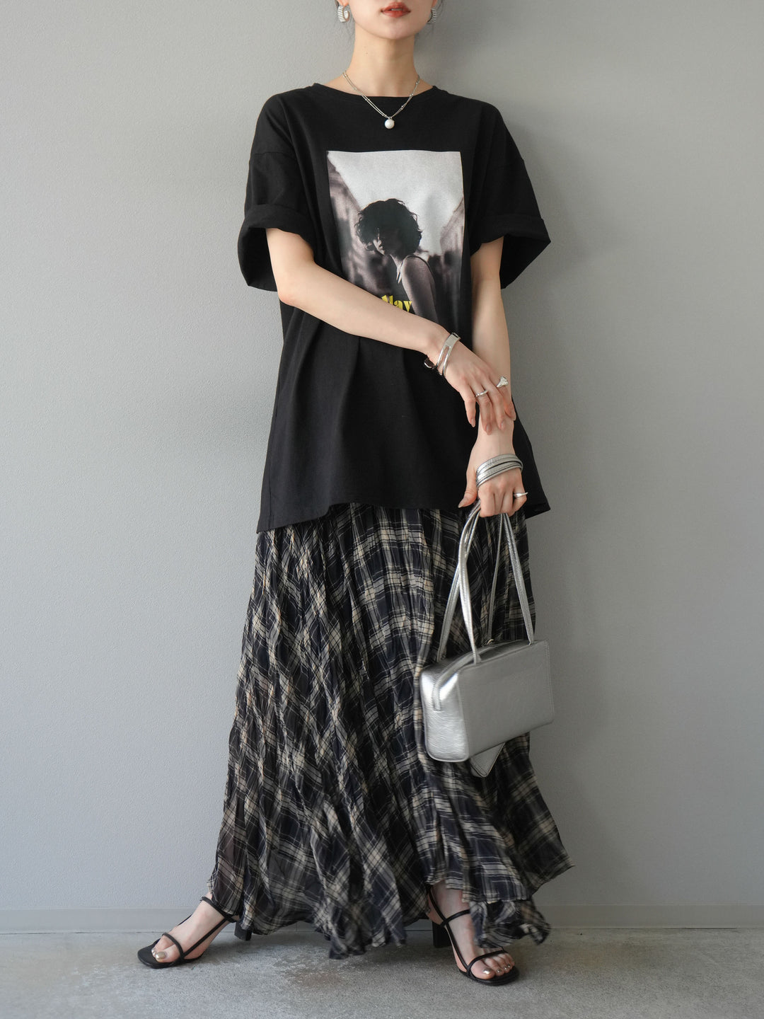 [SET]ネオンロゴフォトプリントBIG Tシャツ+シアーチェックアシンメトリーワッシャースカート(2set)