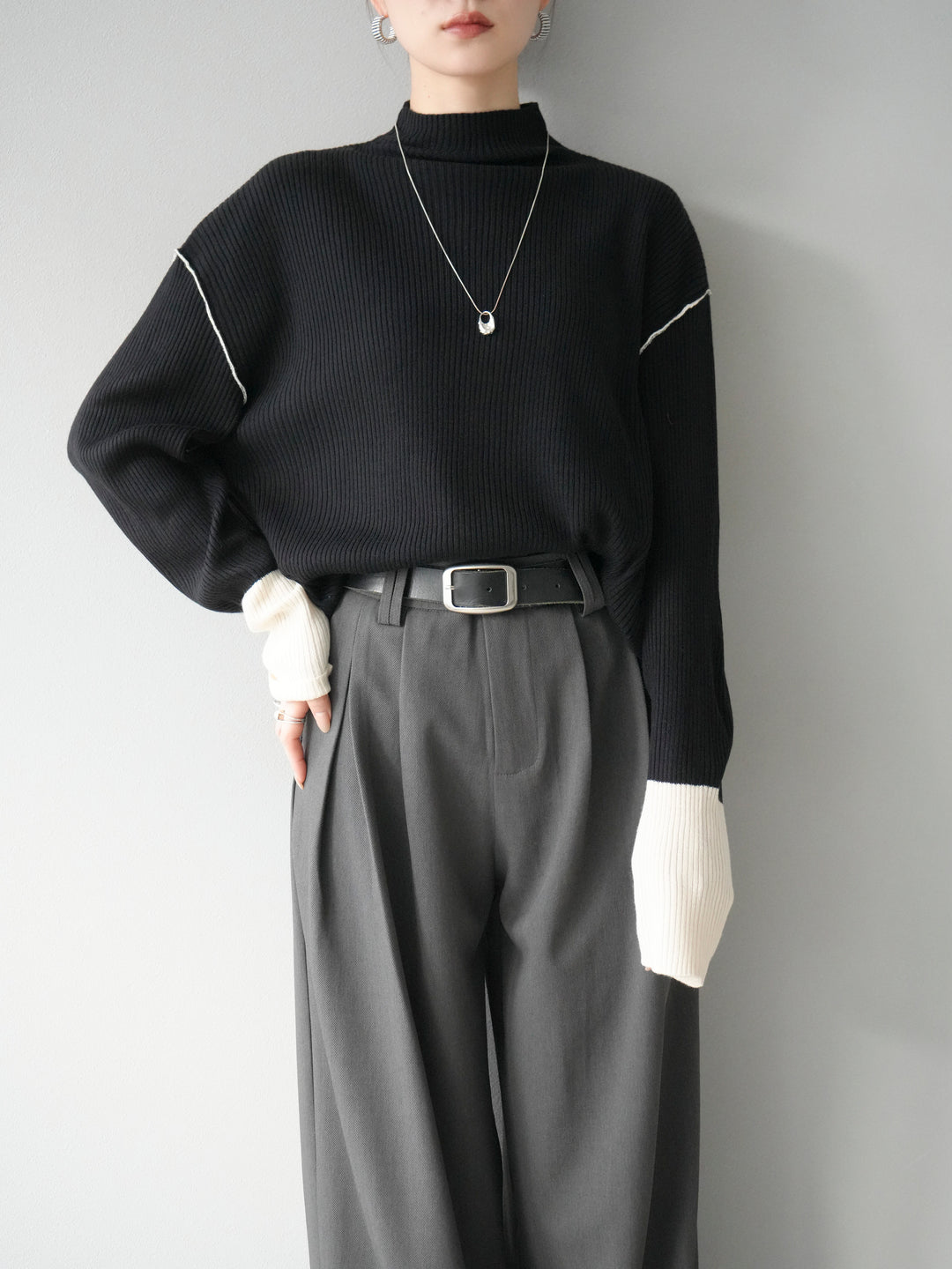 [予約]ボトルネック配色リブニットプルオーバー/ブラック×エクリュ
