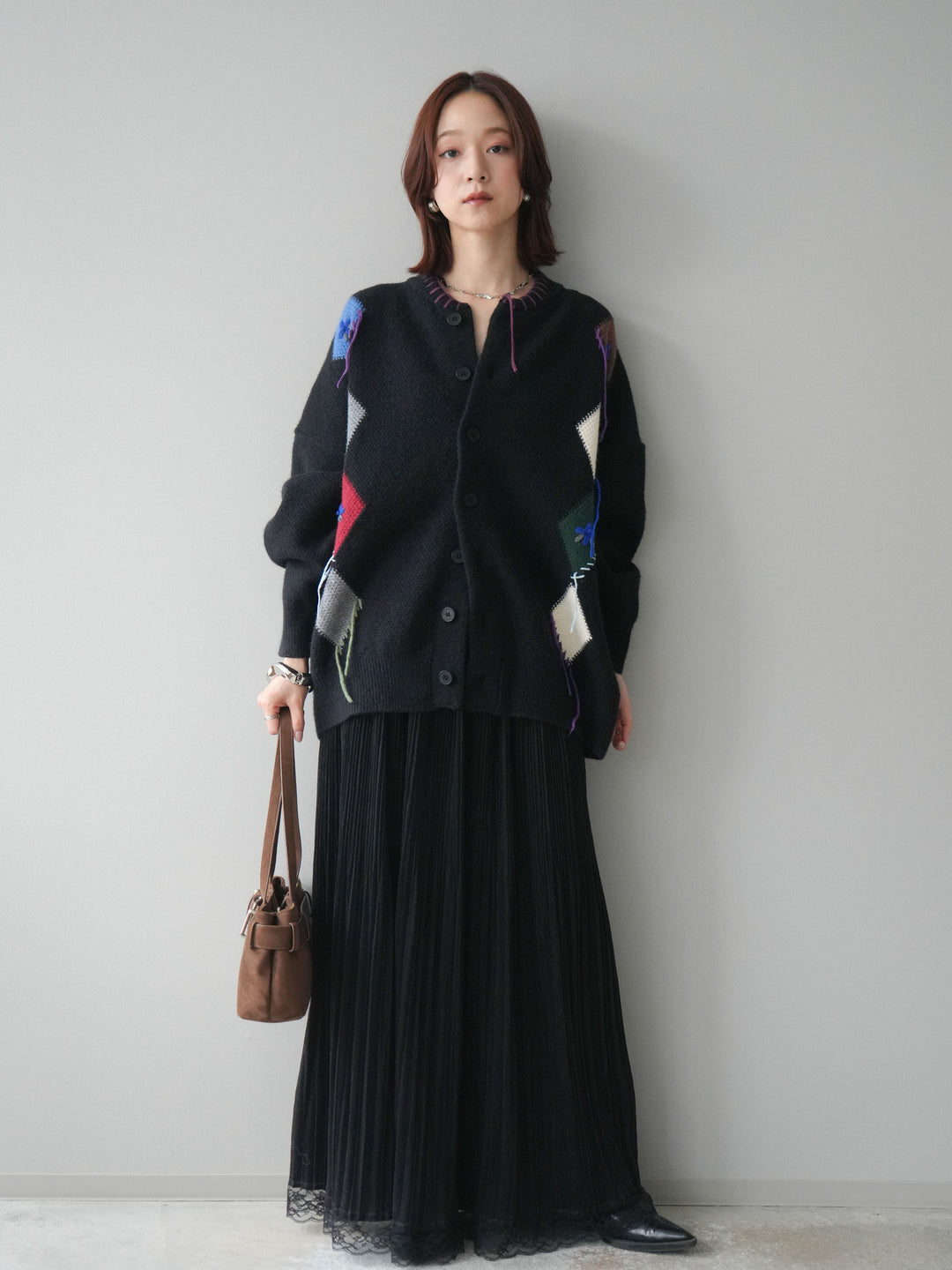 [SET]ハンドステッチアーガイルデザインニットカーディガン+裾レーススウェードプリーツマキシスカート(2set)
