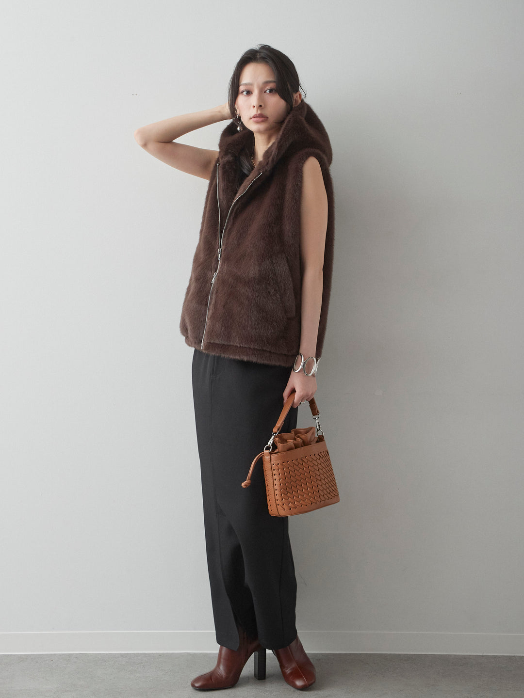 [予約]ファーフードベスト/brown