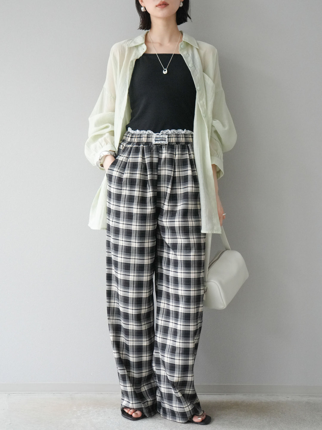 【預購】蕾絲層疊格紋寬褲/黑