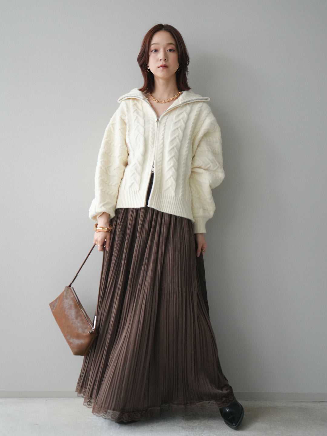 [SET]ケーブル編みハイネックZIPニットカーディガン+裾レーススウェードプリーツマキシスカート(2set)