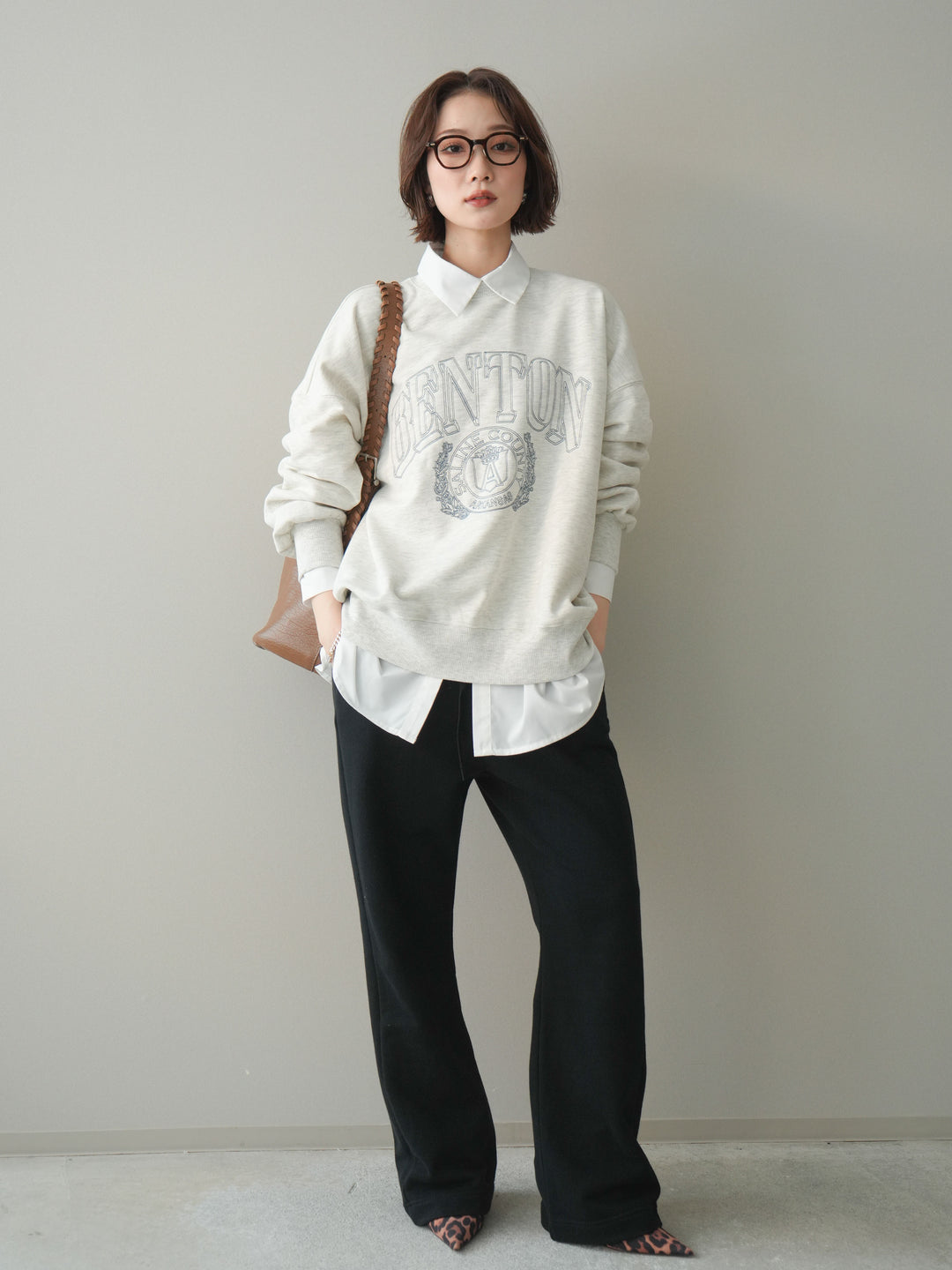 [SET]カレッジロゴ刺繍BIGスウェットプルオーバー+スウェットフレアパンツ(2set)