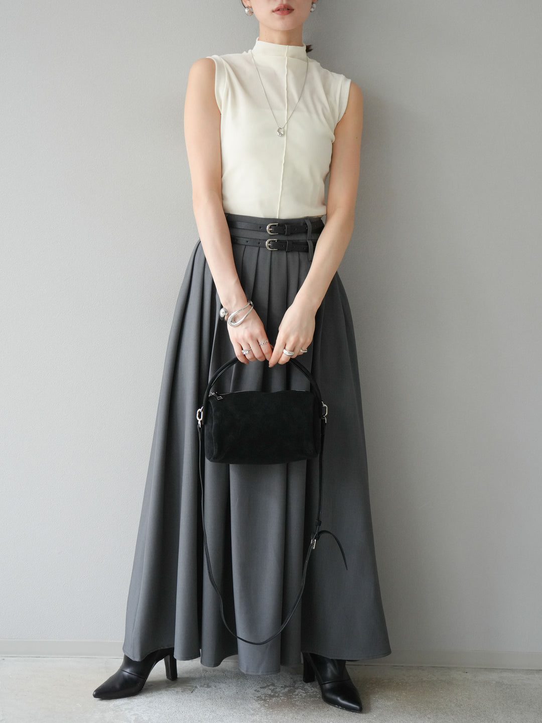 [SET]シアーベロアプチネックノースリーブトップス+エステルプリーツスリットスカート(2set)