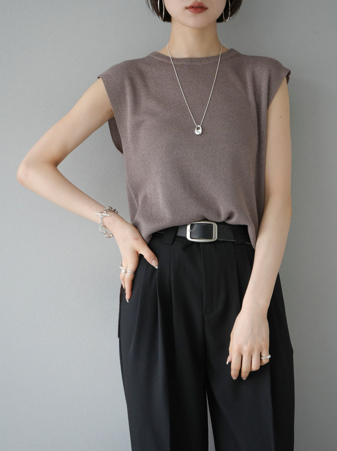 [Pre-order] Lame sheer knit sleeveless top/brown