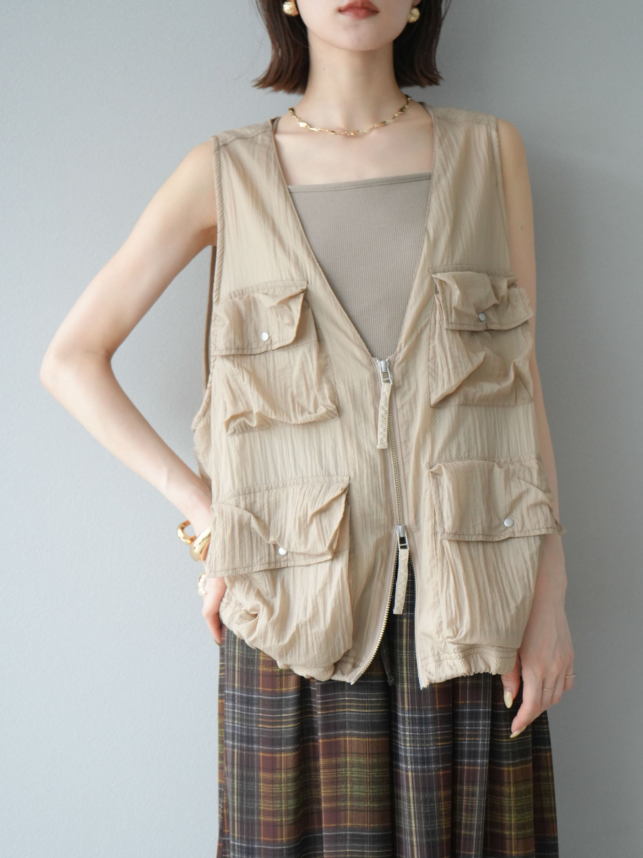 予約]ナイロンBIGポケットシアーベスト/ベージュ – Lumier