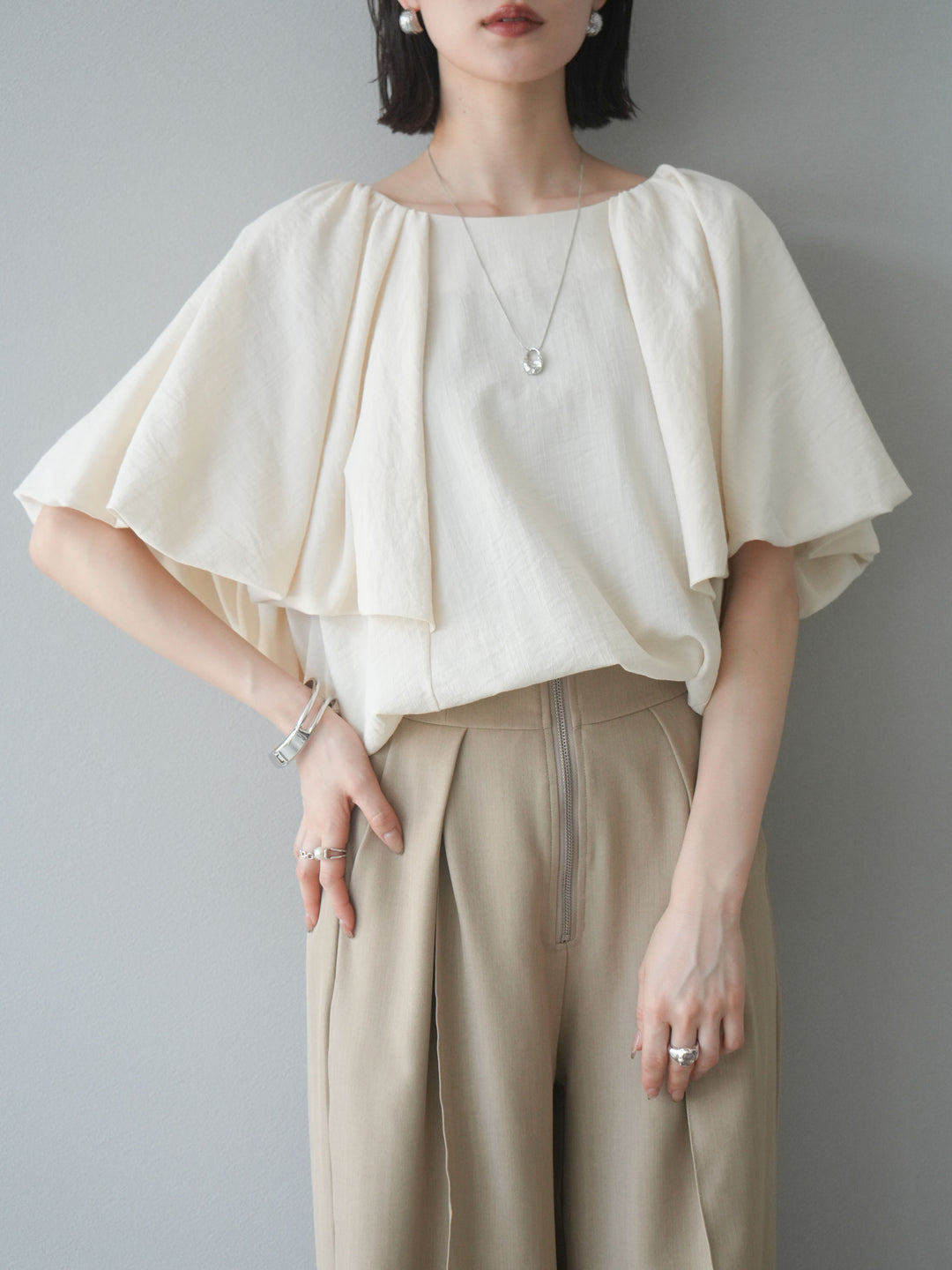 [予約]バルーンスリーブタックデザインブラウス/アイボリー