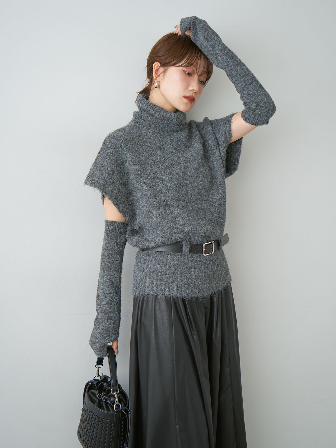 [予約]アームウォーマー付ベルテッドニットトップス/darkgray