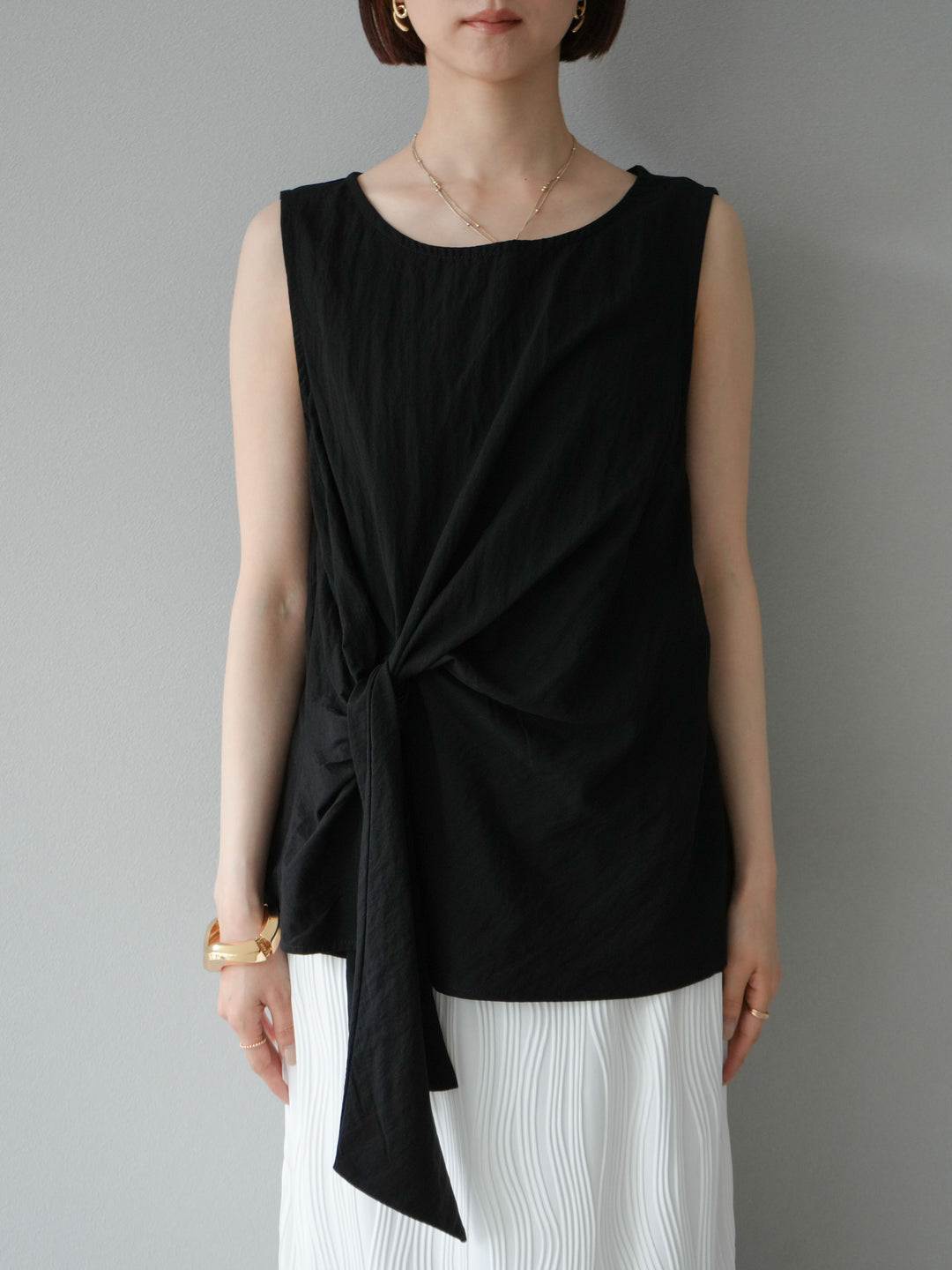 [予約]フロント巻きノースリーブブラウス/ブラック