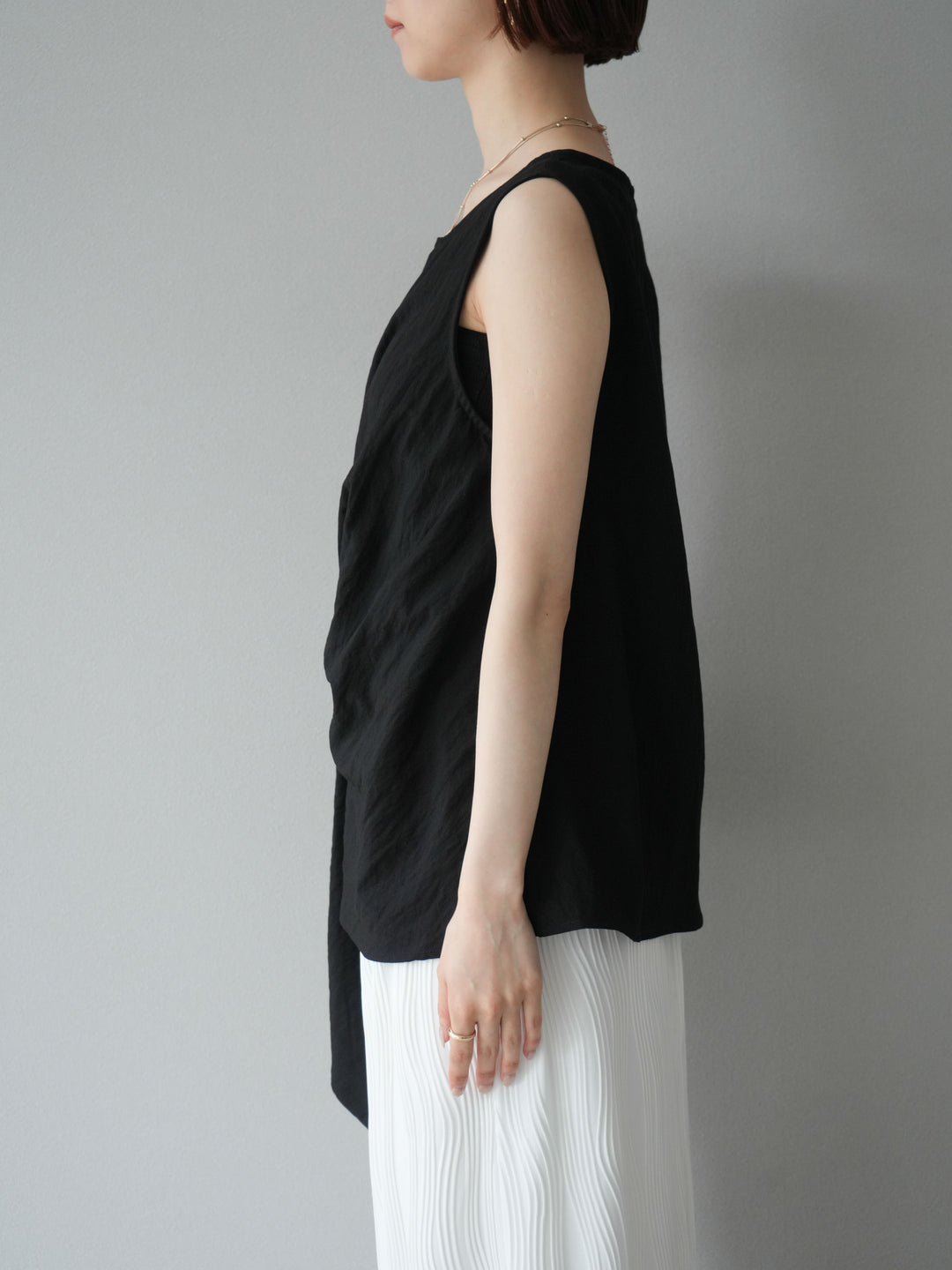 [予約]フロント巻きノースリーブブラウス/ブラック