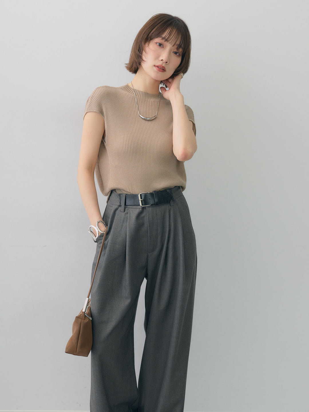 [予約]ボトルネックフロントリブニットトップス/beige