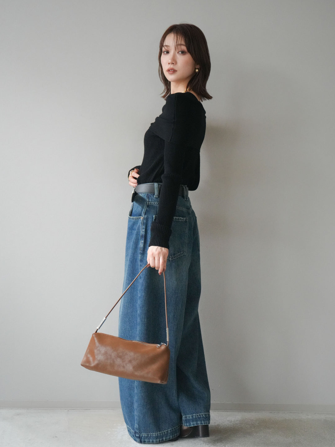 [予約]リボンモチーフオフショルリブニットトップス/black