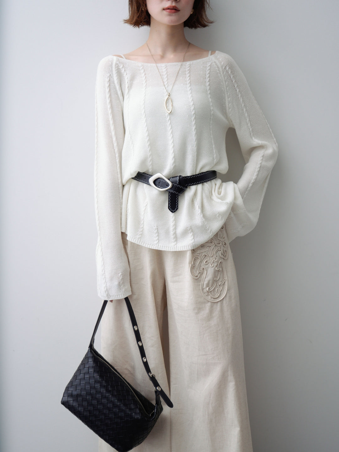 [予約]ベルト付ケーブルデザインニットトップス/white