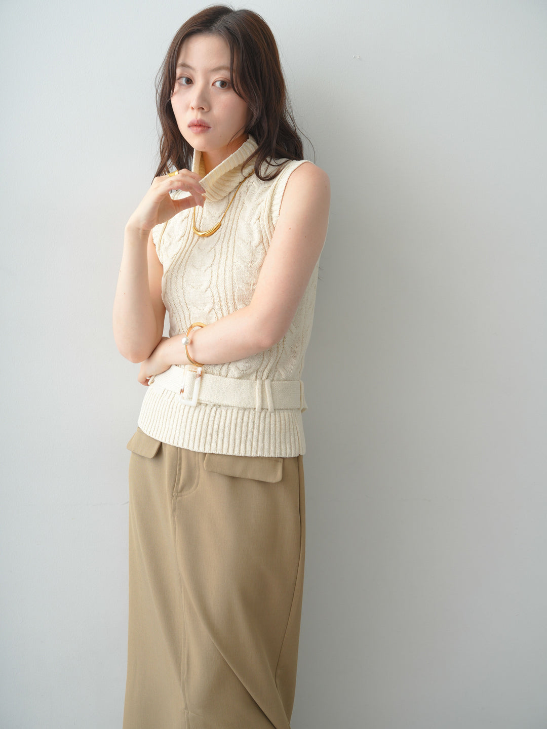 [SET]ベルト付ケーブルノースリニットトップス+クレープデシンフラップ付きストレートスカート(2set)