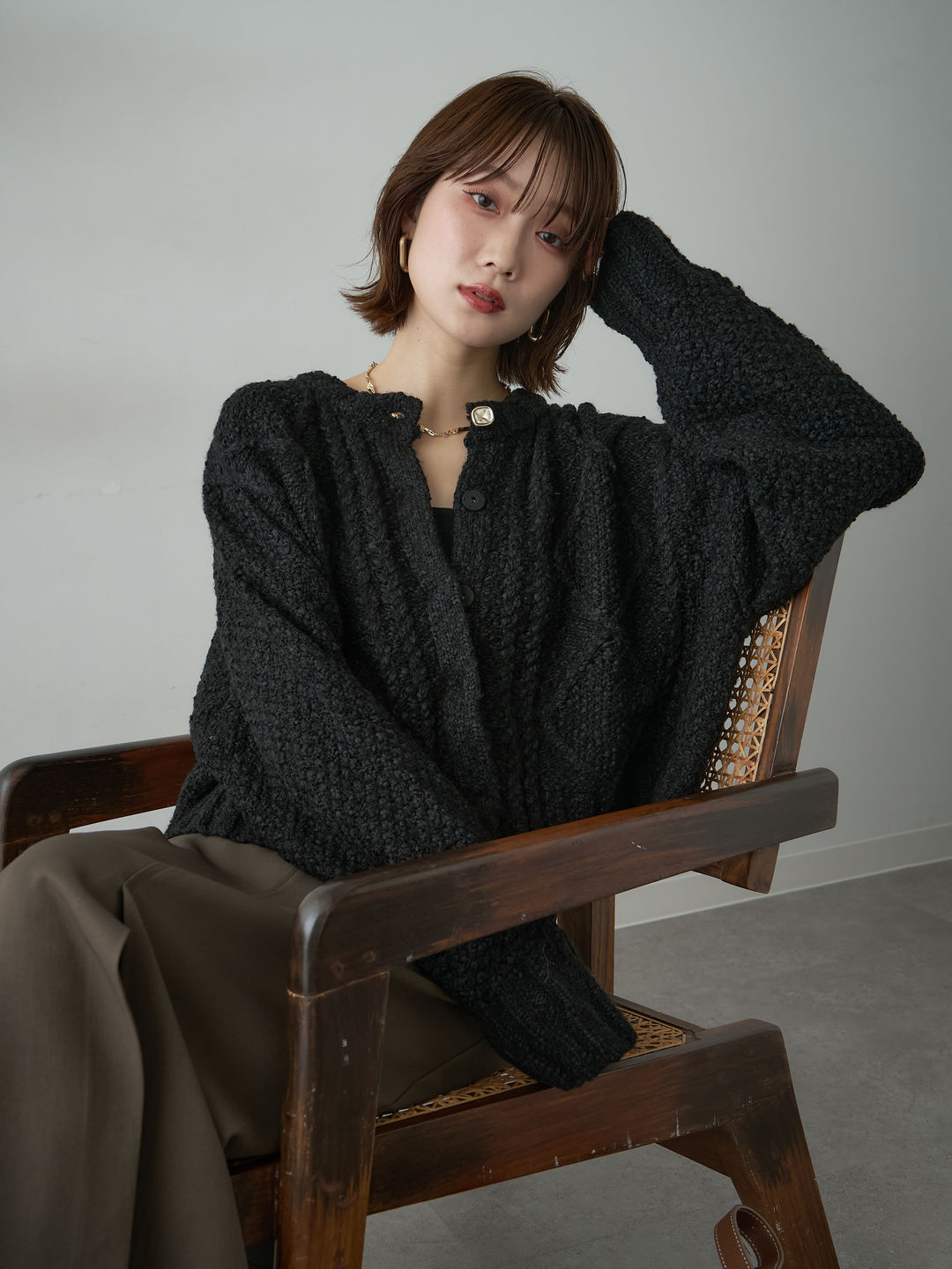 [SET]ダイヤジャガードニットカーディガン+クレープデシンフラップ付きストレートスカート(2set)