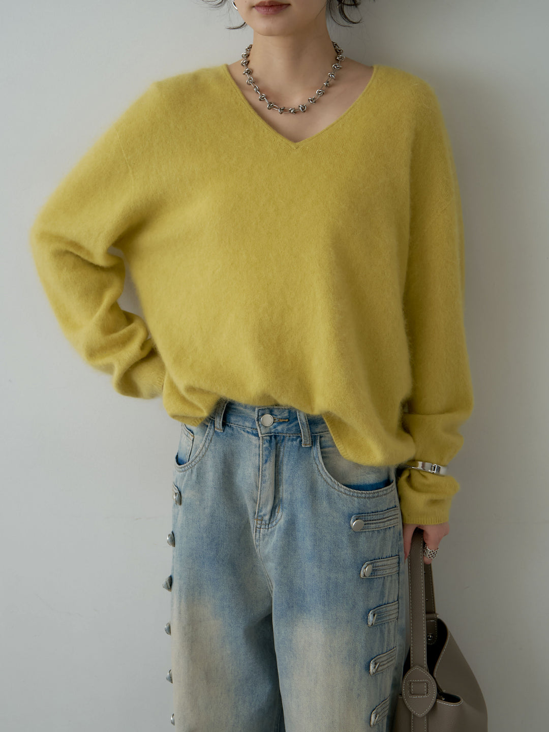 [SET]カシミア混フェザータッチVネックニットトップス+ナポレオンライトウォッシュワイドデニム(2set)