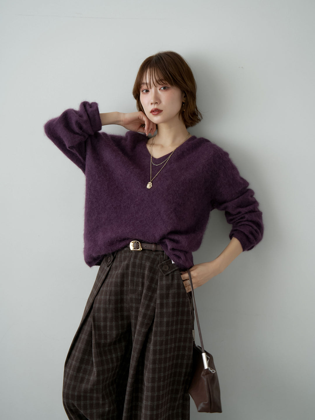 [SET]カシミア混フェザータッチVネックニットトップス+チェックサイドベルトデザインタックパンツ(2set)